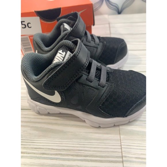 Nike Flex Supreme TR 4 Black Kids Shoe - Picture 9 of 14